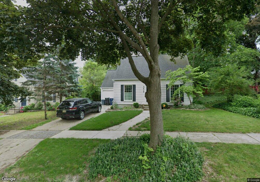 3818 Brentwood Dr, Flint, MI 48503 - photo 1