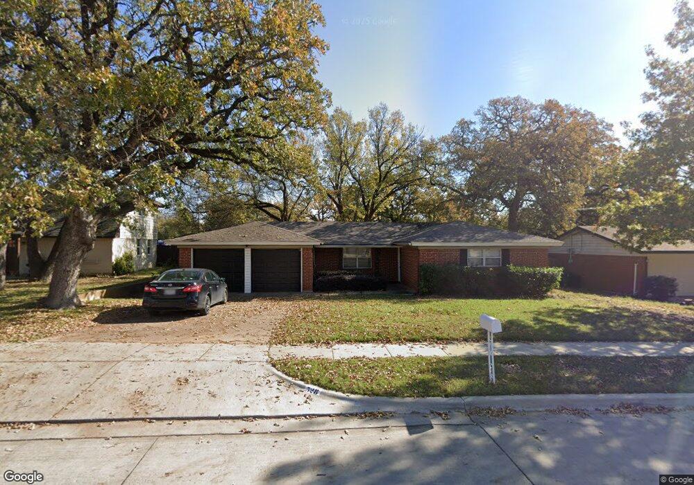 528 E Redbud Dr, Hurst, TX 76053 - photo 1