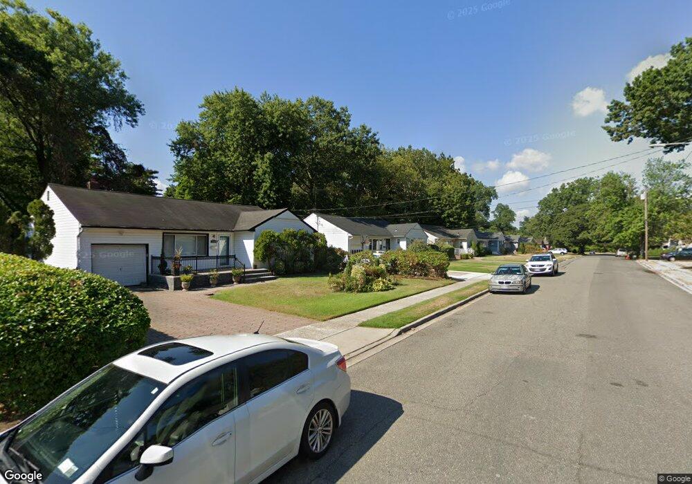 758 Janos Ln, West Hempstead, NY 11552 - photo 1