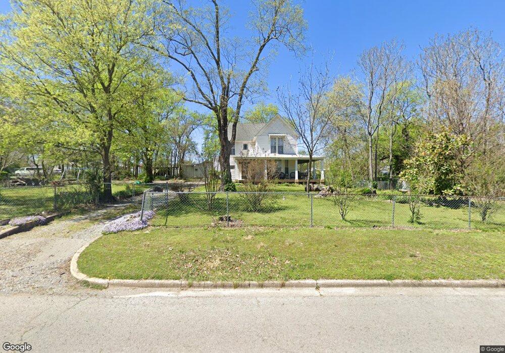 208 S Mission Ave, Tahlequah, OK 74464 - photo 1