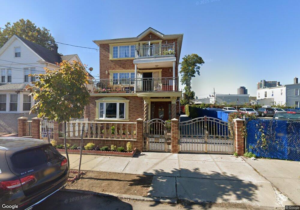 10312 170th St, Jamaica, NY 11433 - photo 1