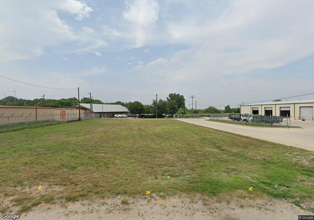 407 E Mill St, Decatur, TX 76234 - photo 1