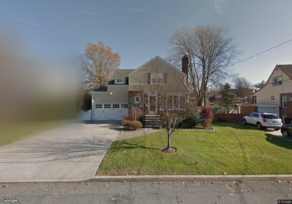 3201 Nantucket Ln, Oceanside, NY 11572 - photo 1