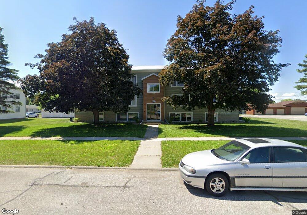 2406 W 3rd St unit 9, Cedar Falls, IA 50613 - photo 1