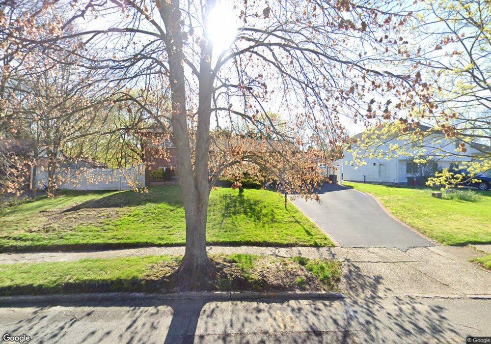 7 Oneida Ln, ComMacK, NY 11725 - photo 1