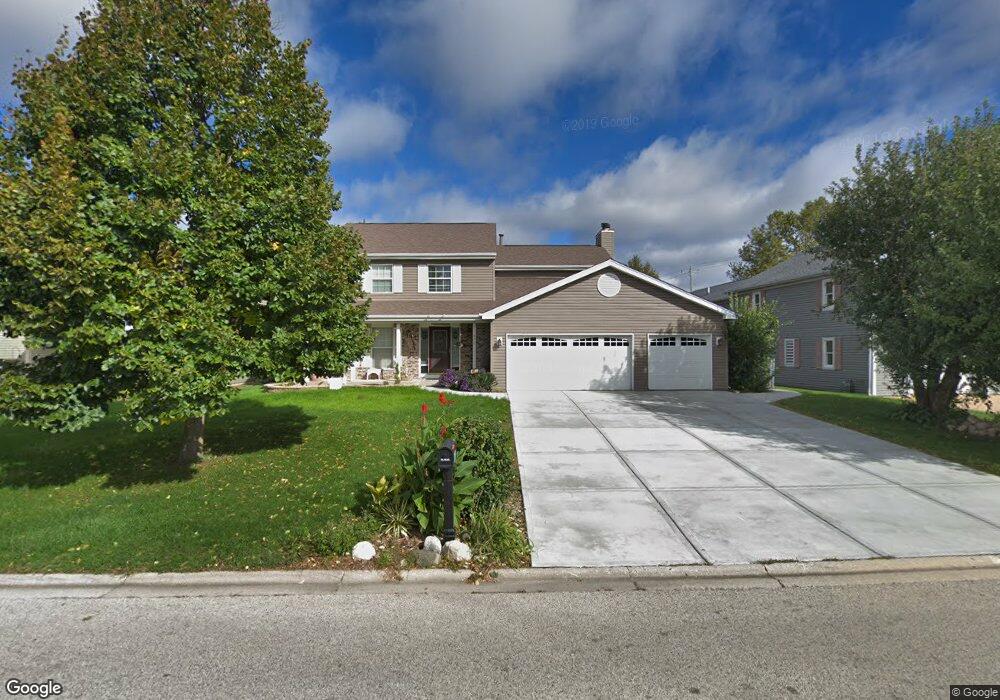 852 Mcphee Dr, Lake In the Hills, IL 60156 - photo 1