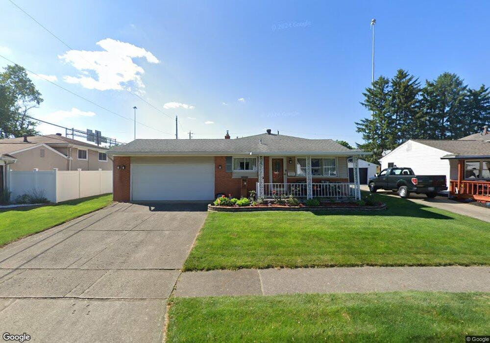 4932 Botsford Dr, Columbus, OH 43232 - photo 1