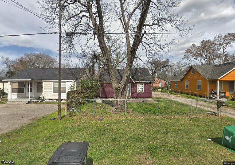 3933 Caplin St, Houston, TX 77026 - photo 1