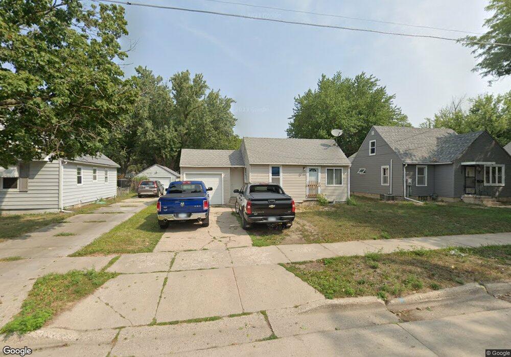 809 13th Ave SE, Austin, MN 55912 - photo 1