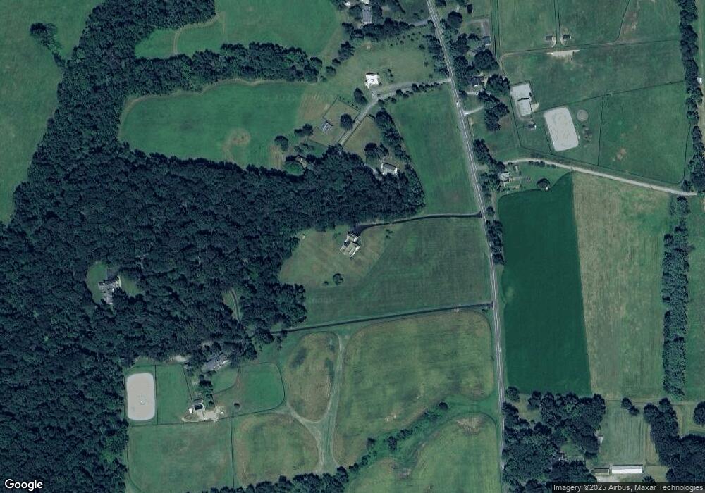 19349 Silcott Springs Rd, Purcellville, VA 20132 - photo 1