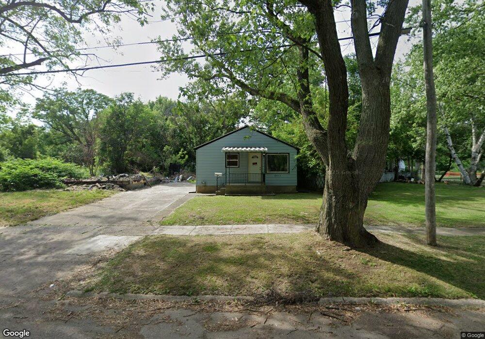 2413 Broadway Blvd, Flint, MI 48506 - photo 1