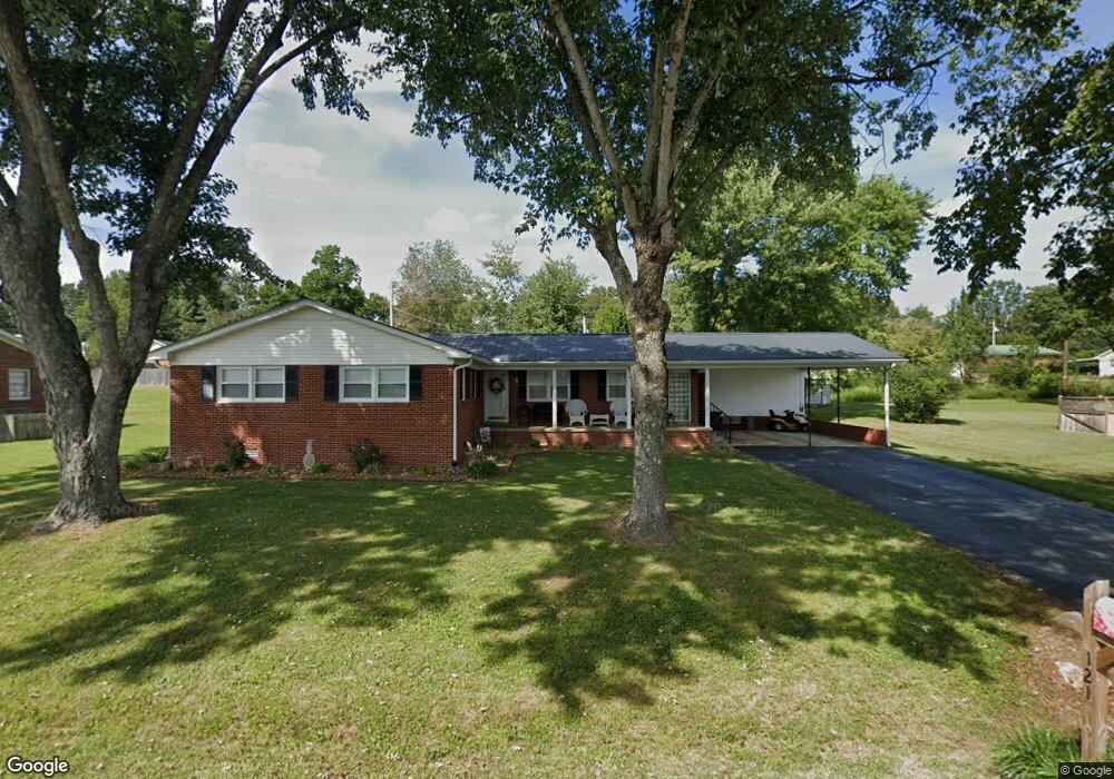 121 College Ave, Linden, TN 37096 - photo 1