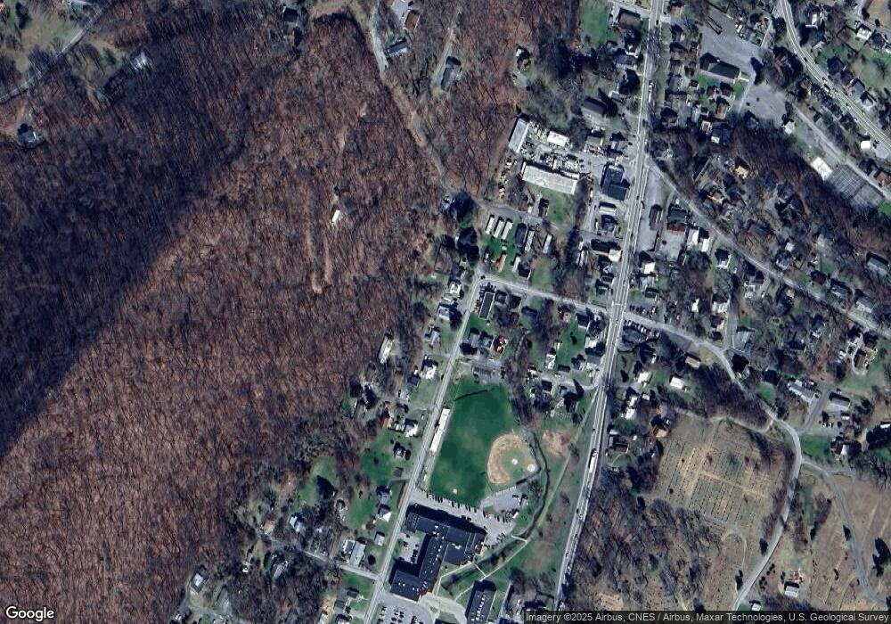 22 Concord Ave unit 1, Berkeley Springs, WV 25411 - photo 1