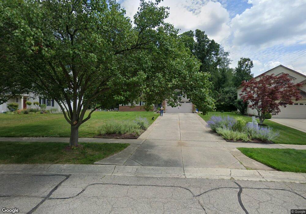 7351 Roberta Ln, Waterford, MI 48327 - photo 1