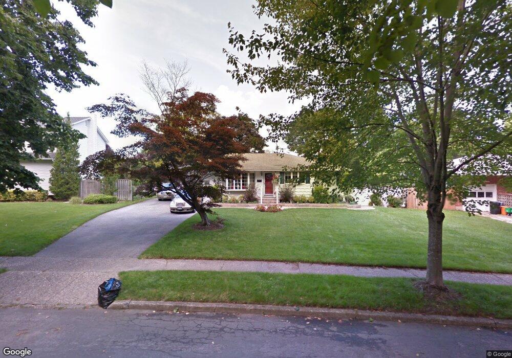 19 Dewey Rd, ComMacK, NY 11725 - photo 1