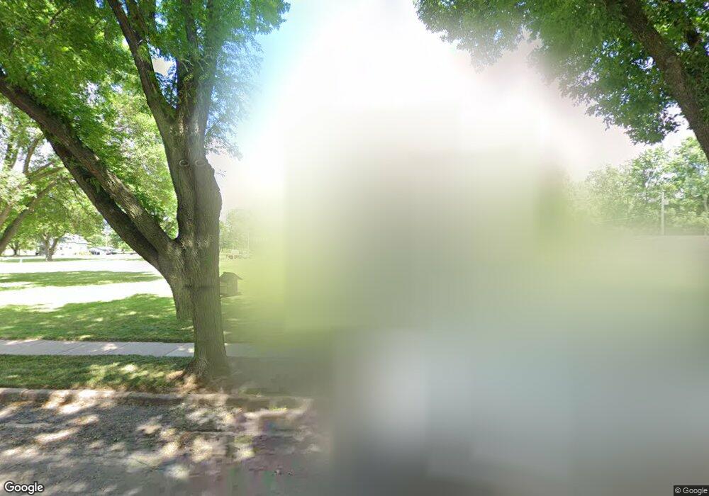 1433 6th St NW, Cedar Rapids, IA 52405 - photo 1