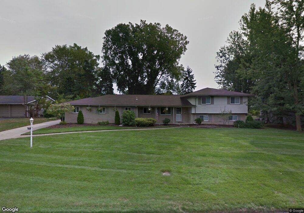 6925 Windham Ln, Bloomfield Hills, MI 48301 - photo 1