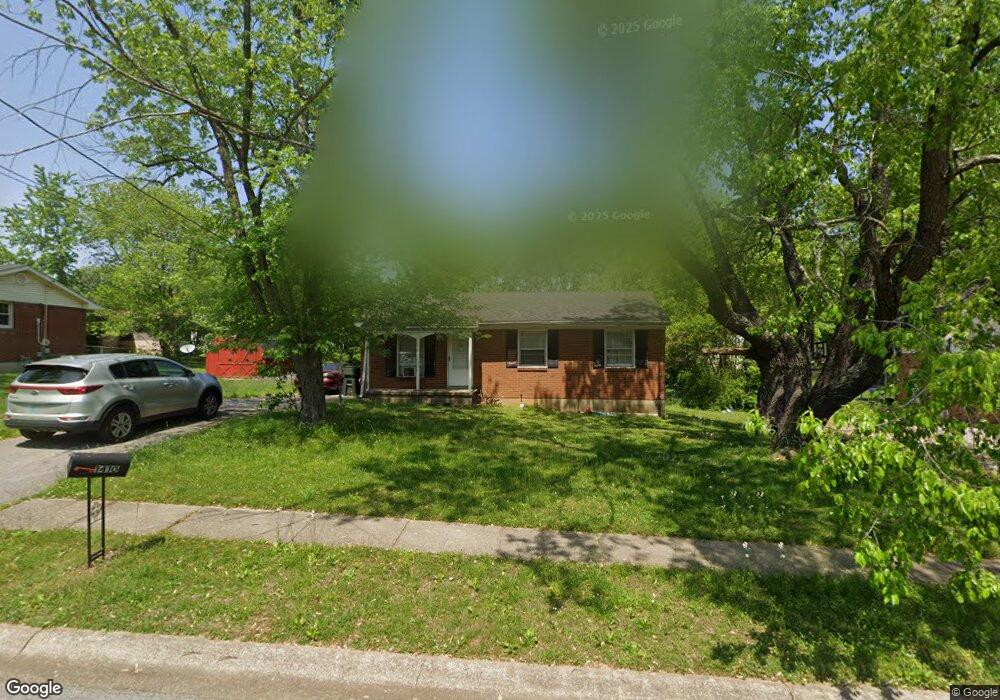 1410 Honeysuckle Dr, Hopkinsville, KY 42240 - photo 1