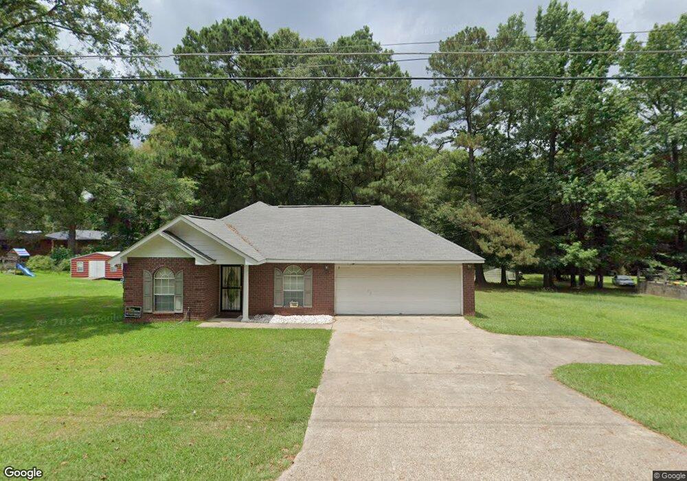 1059 Higgins Dr, McComb, MS 39648 - photo 1