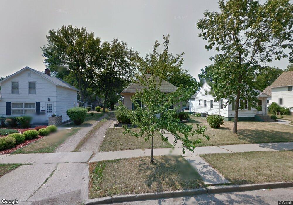 115 8th Ave SW, Aberdeen, SD 57401 - photo 1