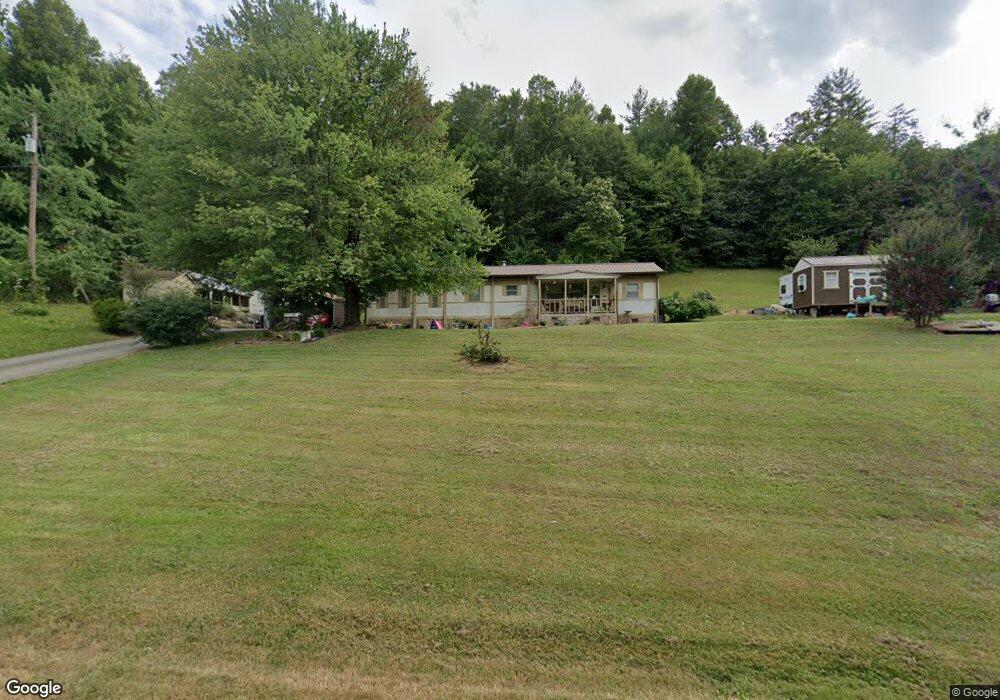 204 Community Rd, Purlear, NC 28665 - photo 1