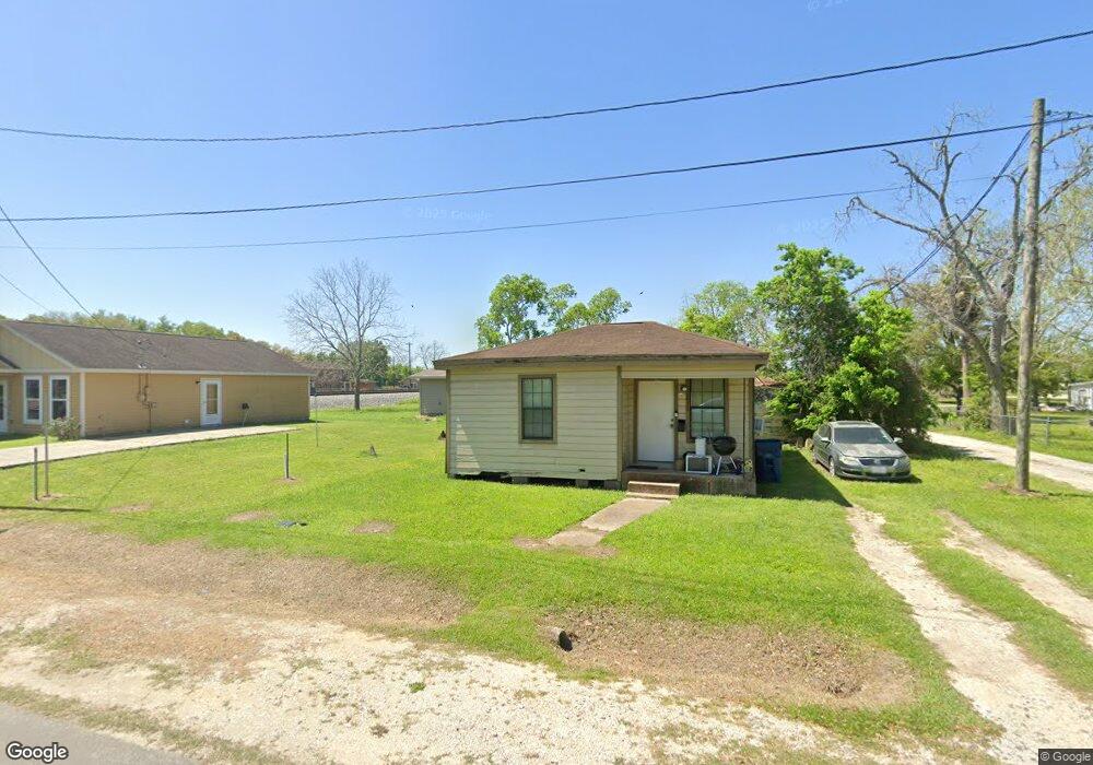 1113 1st St, Bay City, TX 77414 - photo 1