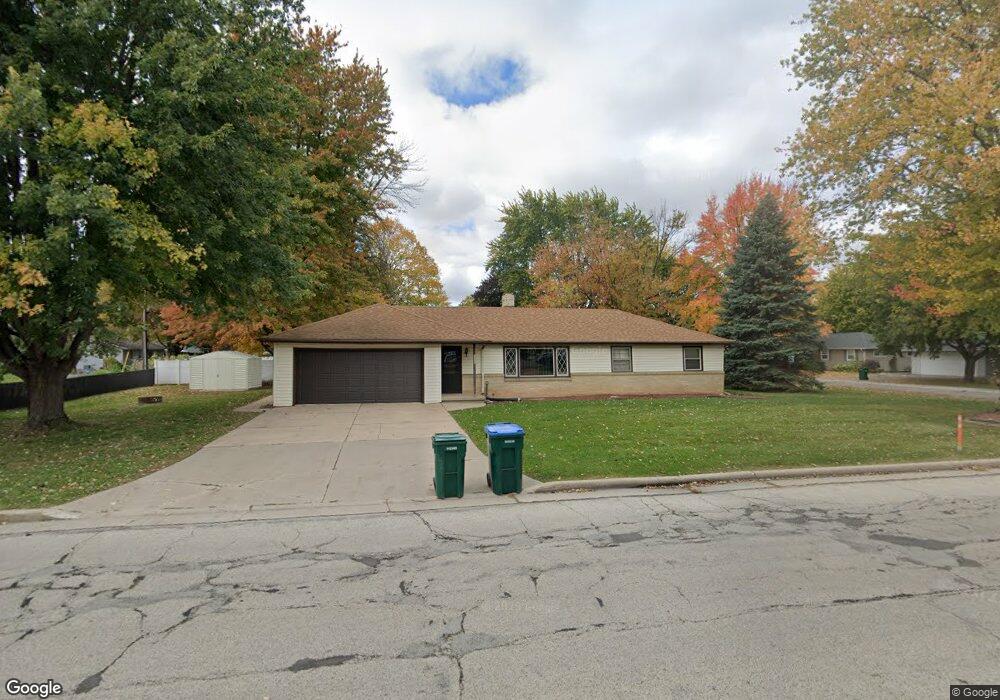 2833 N Bluemound Dr, Appleton, WI 54914 - photo 1