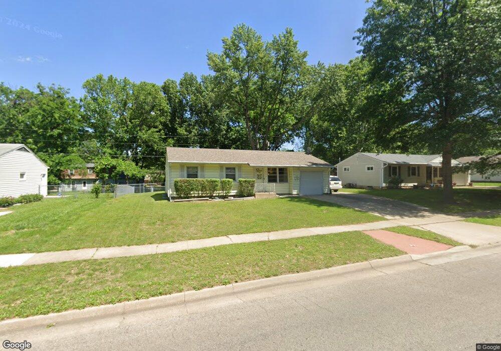 3114 SW Oakley Ave, Topeka, KS 66614 - photo 1