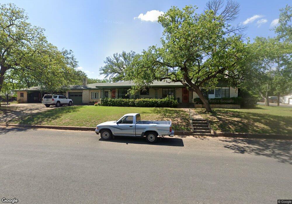 201 E Walnut St, Fredericksburg, TX 78624 - photo 1