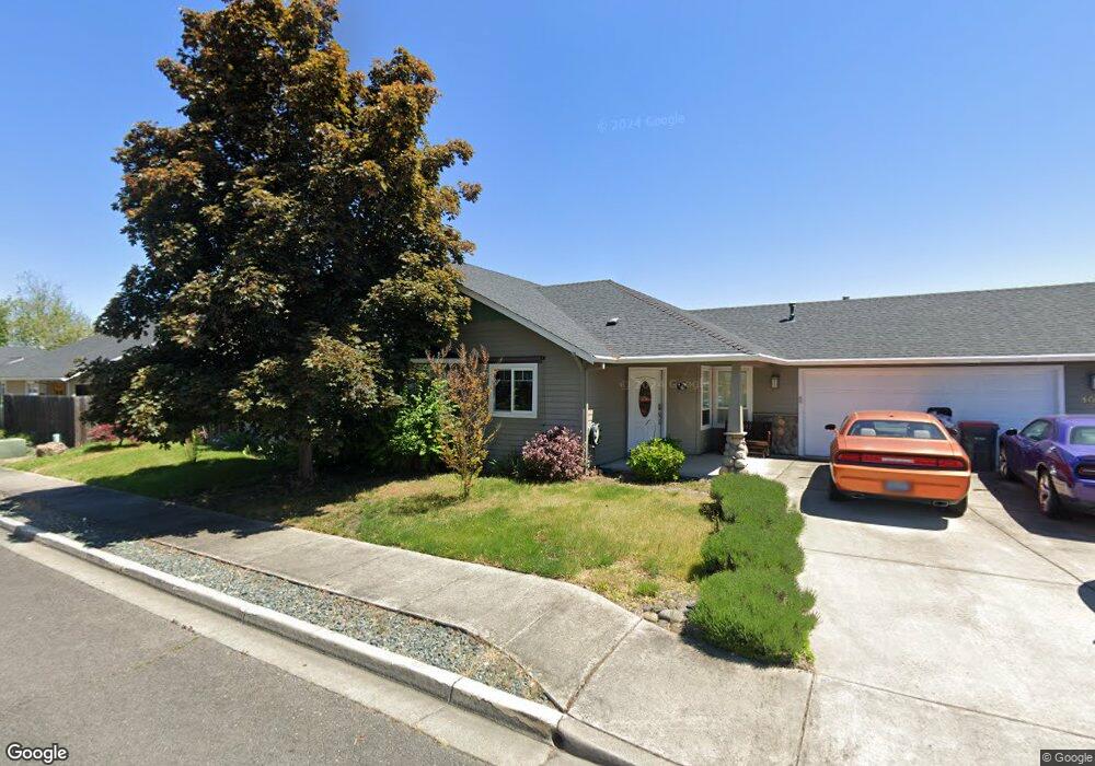 1080 Shayla Ln, Central Point, OR 97502 - photo 1