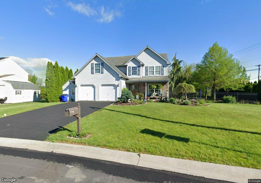 304 Luisa Ct, Shoemakersville, PA 19555 - photo 1