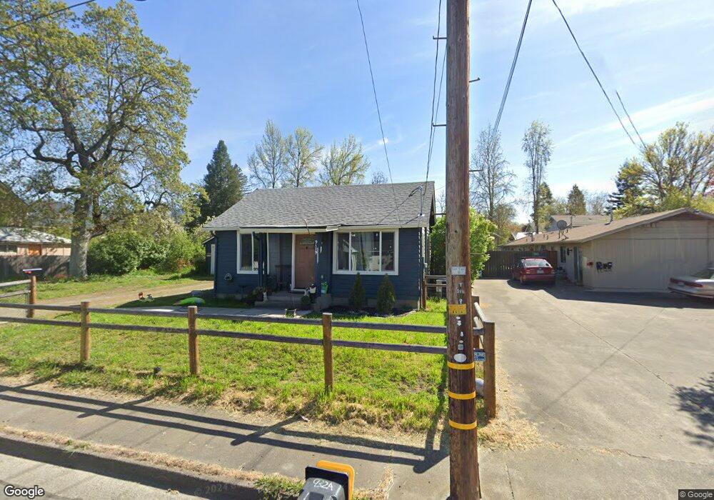 911 SW Oak St, Grants Pass, OR 97526 - photo 1