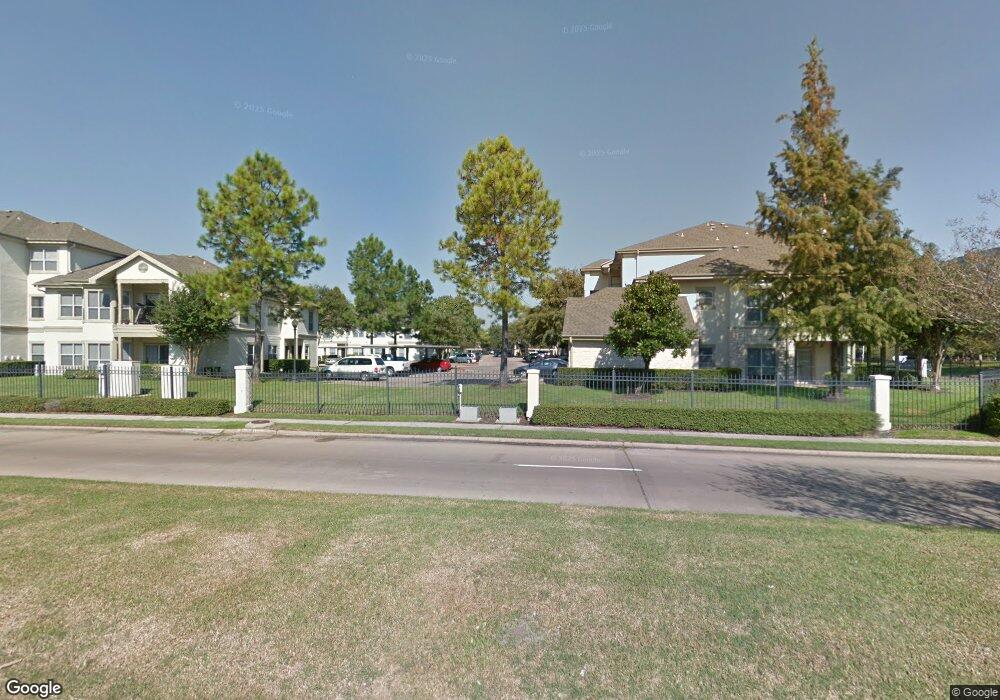 7556 Wilshire Place Dr, Houston, TX 77040 - photo 1