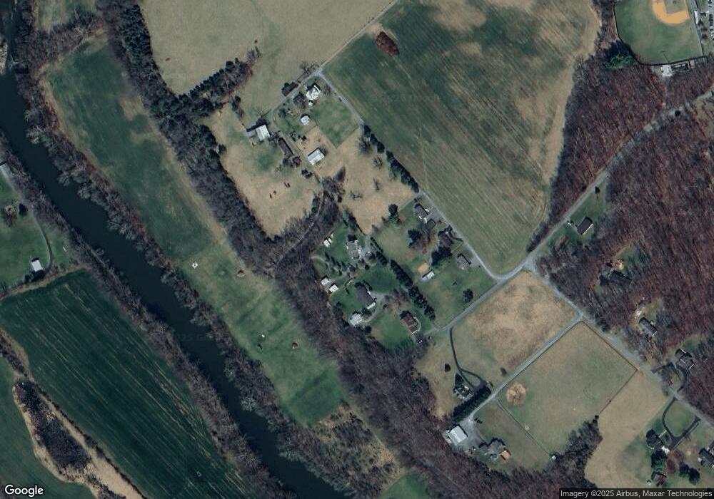 527 Stickley Loop, Strasburg, VA 22657 - photo 1