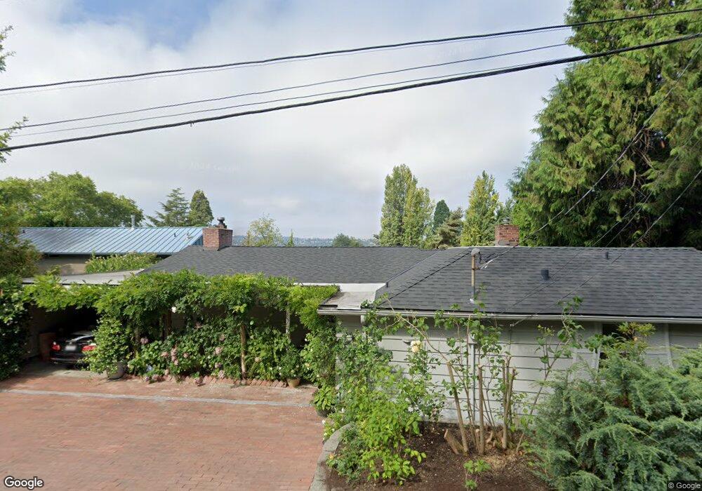 3219 W Mercer Way, Mercer Island, WA 98040 - photo 1