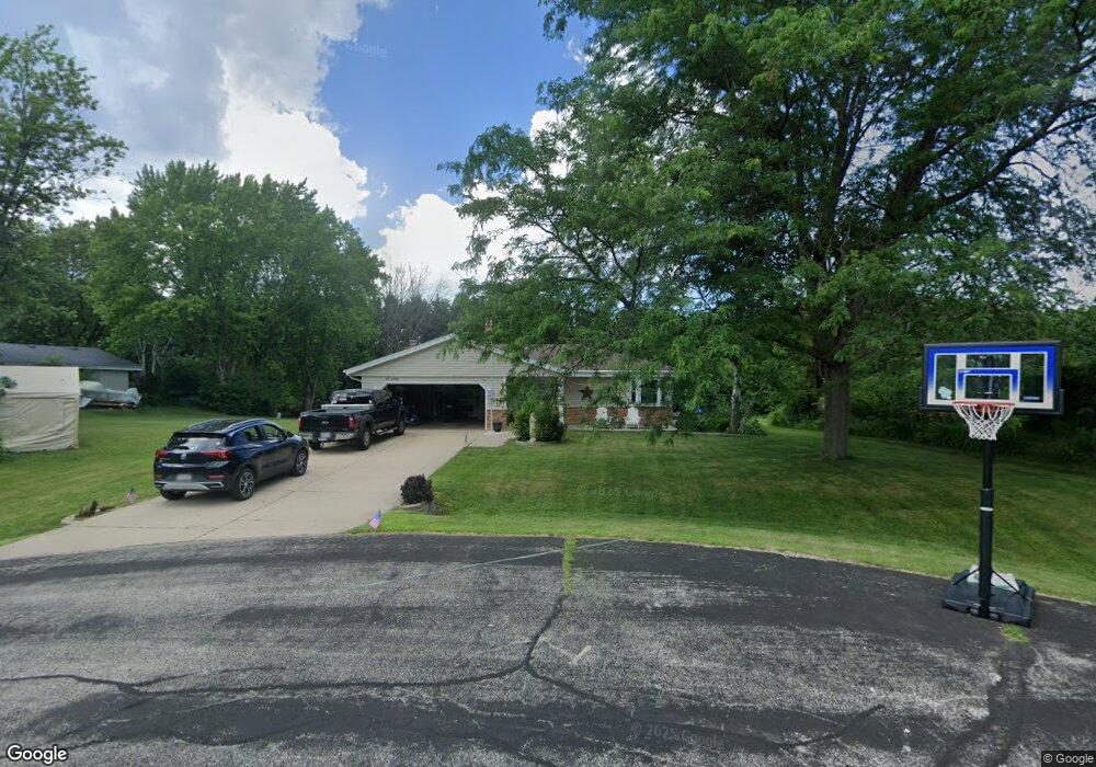 N58W25516 Windy Pass Dr, Sussex, WI 53089 - photo 1