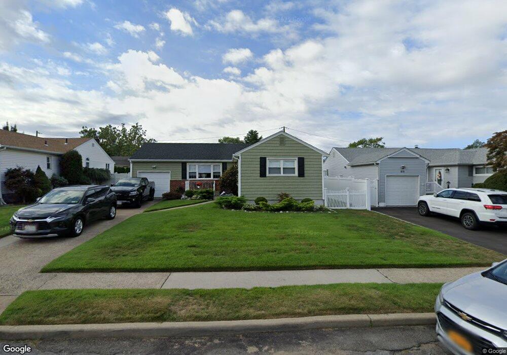 809 Rutgers Rd, Franklin Square, NY 11010 - photo 1