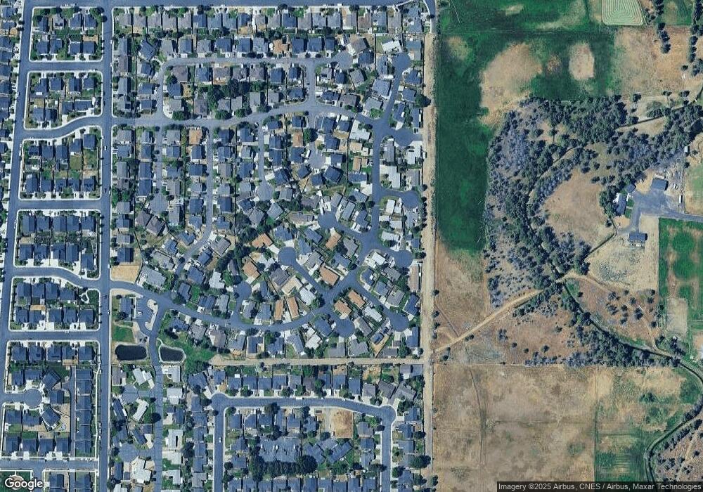 802 NE Navaho Ct, Redmond, OR 97756 - photo 1