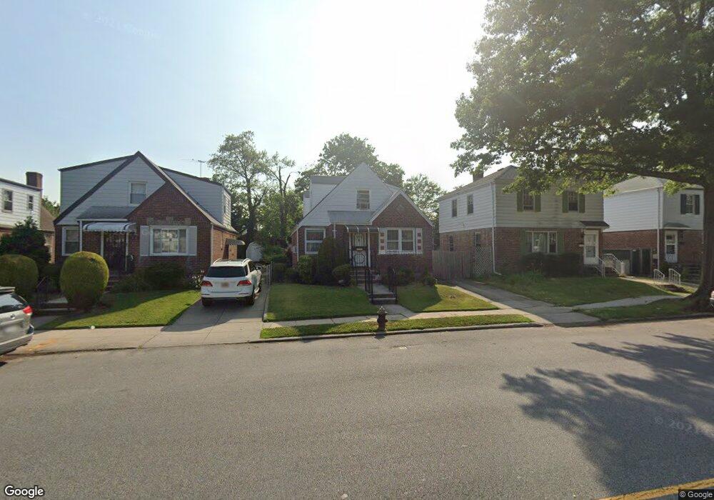 5612 188th St, Fresh Meadows, NY 11365 - photo 1