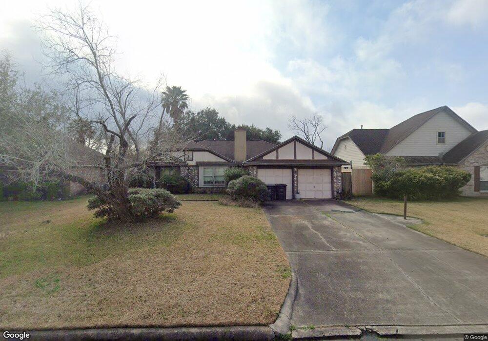 3201 Wood Fox Dr, Alvin, TX 77511 - photo 1