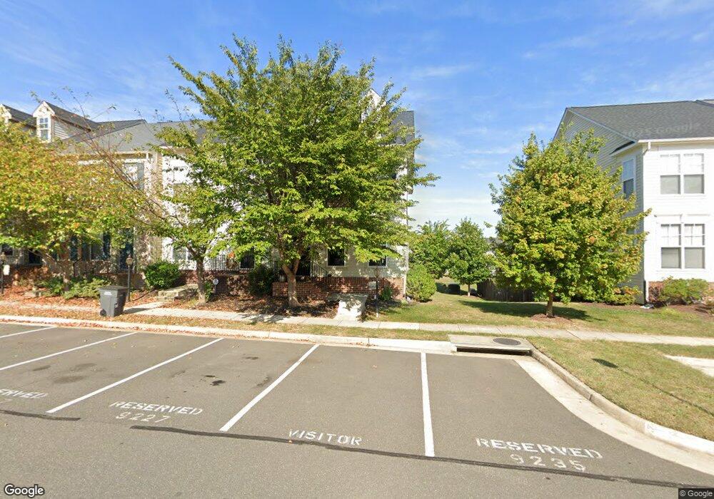 9227 Alvyn Lake Cir, Bristow, VA 20136 - photo 1