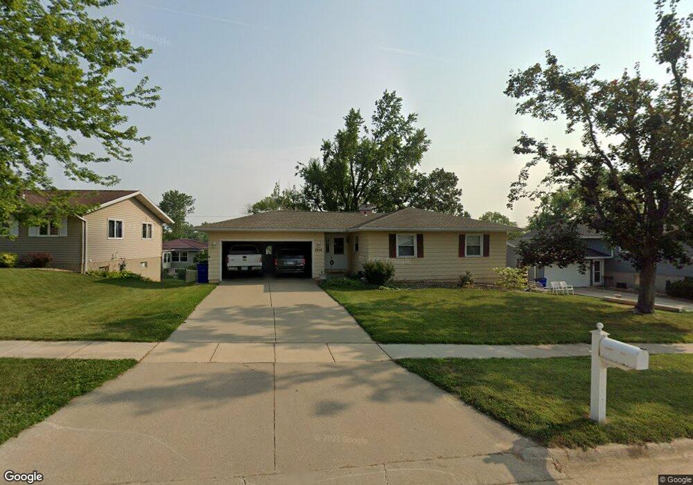 2816 Glen Elm Dr NE, Cedar Rapids, IA 52402 - photo 1