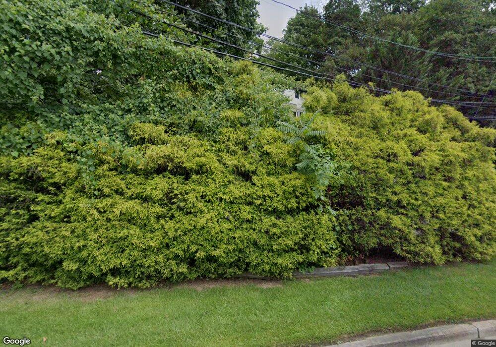 350 Bayview Ave unit 2nd, Manhasset, NY 11030 - photo 1