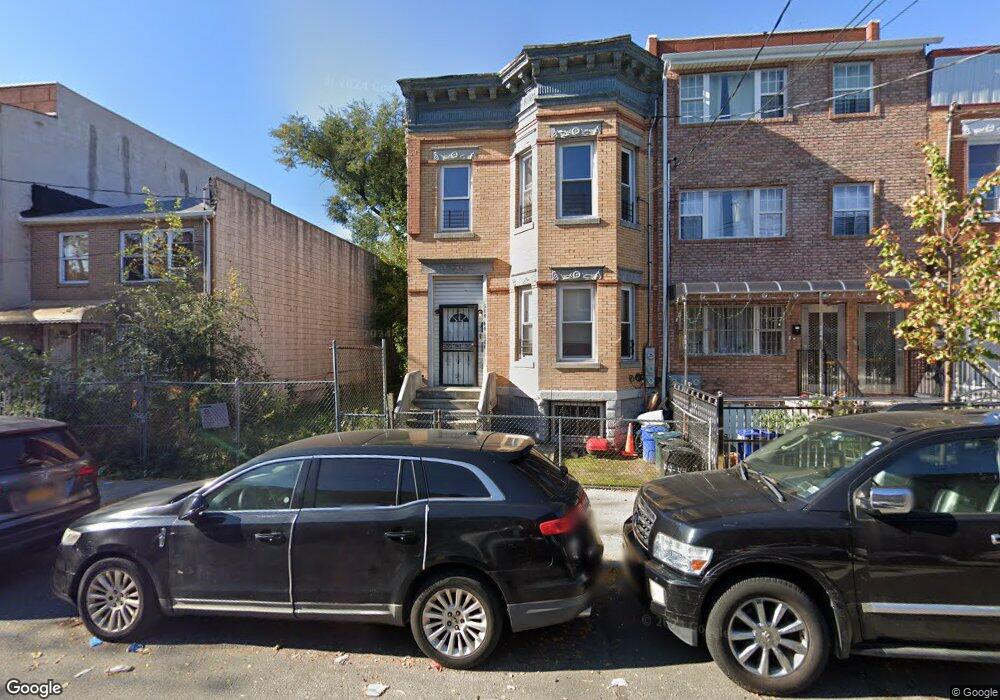 10444 164th St, Jamaica, NY 11433 - photo 1