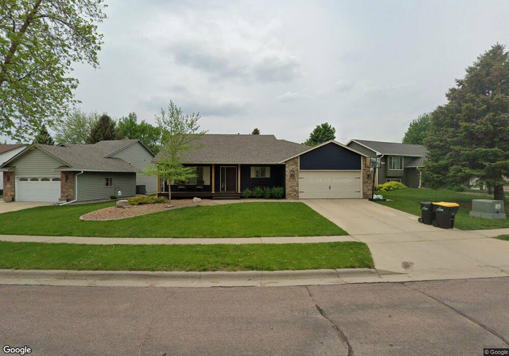 2601 S Alpine Ave, Sioux Falls, SD 57110 - photo 1