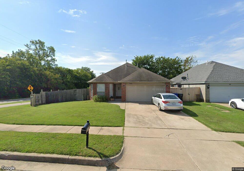 209 E Laredo Place, Broken Arrow, OK 74012 - photo 1
