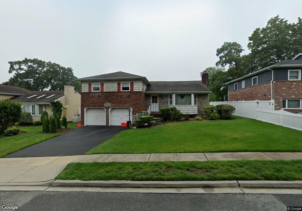 804 Myrna Dr, West Hempstead, NY 11552 - photo 1