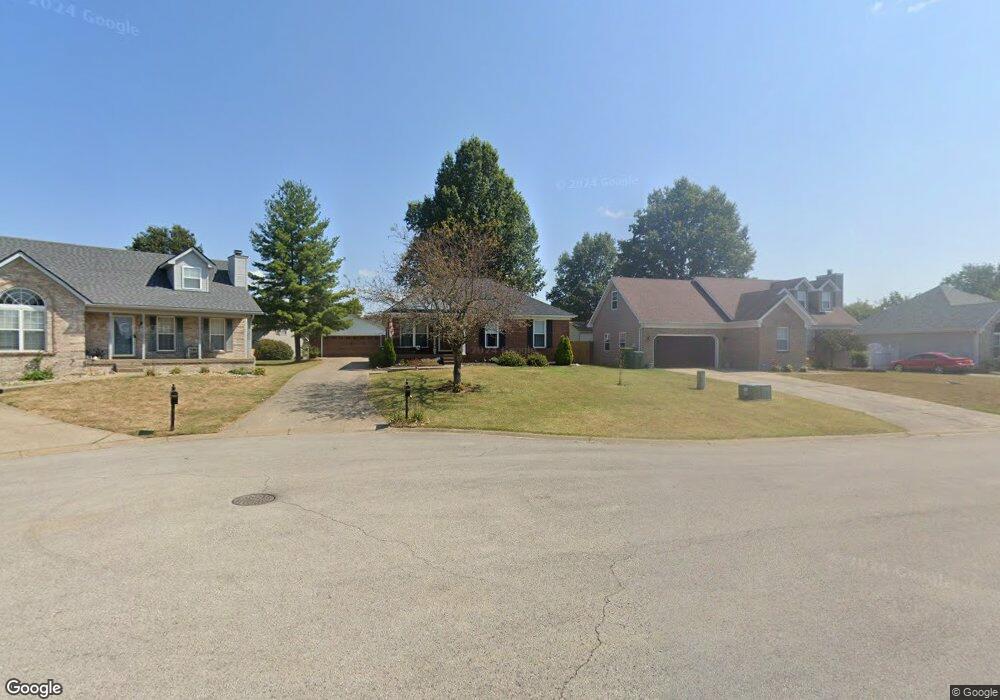 7905 Laura Jean Ct, Louisville, KY 40291 - photo 1