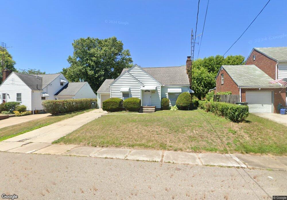 2425 Snyder Ave NE, Canton, OH 44714 - photo 1