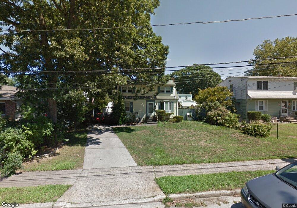 7 East Ct, Bethpage, NY 11714 - photo 1